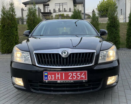 Чорний Шкода Октавія, об'ємом двигуна 1.6 л та пробігом 194 тис. км за 9399 $, фото 1 на Automoto.ua