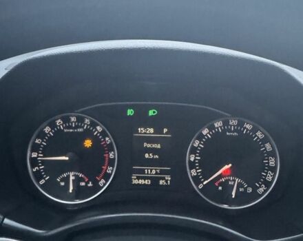 Черный Шкода Октавия, объемом двигателя 2 л и пробегом 305 тыс. км за 8800 $, фото 6 на Automoto.ua