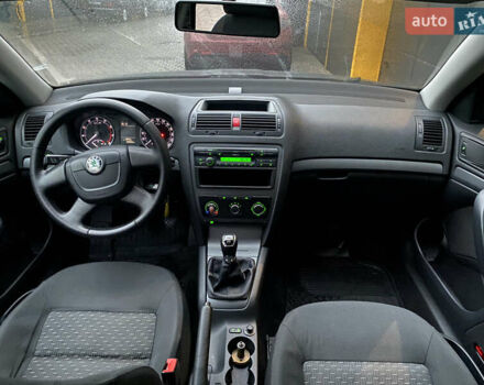 Черный Шкода Октавия, объемом двигателя 1.6 л и пробегом 198 тыс. км за 6999 $, фото 41 на Automoto.ua