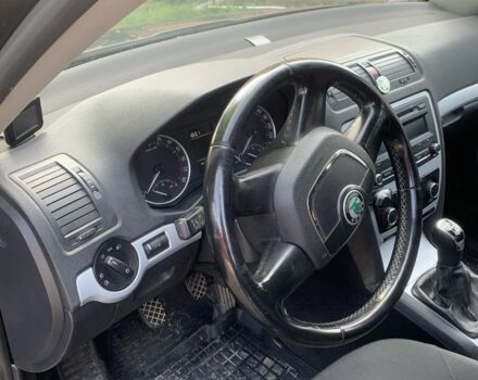 Черный Шкода Октавия, объемом двигателя 2 л и пробегом 277 тыс. км за 8200 $, фото 3 на Automoto.ua