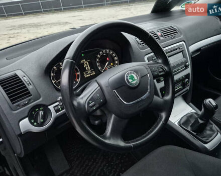 Чорний Шкода Октавія, об'ємом двигуна 1.8 л та пробігом 212 тис. км за 8300 $, фото 32 на Automoto.ua