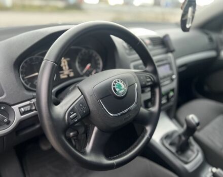 Черный Шкода Октавия, объемом двигателя 2 л и пробегом 270 тыс. км за 8300 $, фото 6 на Automoto.ua