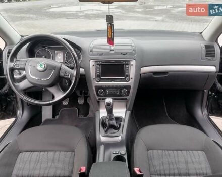 Чорний Шкода Октавія, об'ємом двигуна 1.2 л та пробігом 183 тис. км за 6300 $, фото 29 на Automoto.ua