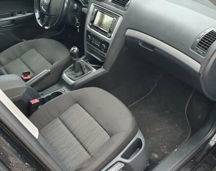 Черный Шкода Октавия, объемом двигателя 1.6 л и пробегом 220 тыс. км за 7950 $, фото 12 на Automoto.ua