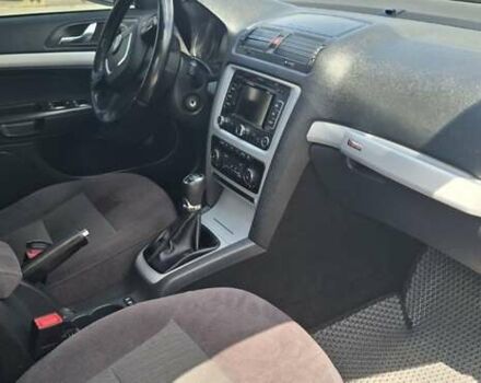 Черный Шкода Октавия, объемом двигателя 2 л и пробегом 267 тыс. км за 11400 $, фото 10 на Automoto.ua