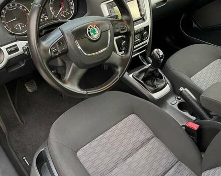 Чорний Шкода Октавія, об'ємом двигуна 1.6 л та пробігом 194 тис. км за 9399 $, фото 108 на Automoto.ua