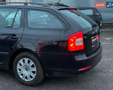 Чорний Шкода Октавія, об'ємом двигуна 1.6 л та пробігом 237 тис. км за 8190 $, фото 8 на Automoto.ua