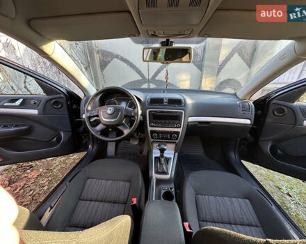 Черный Шкода Октавия, объемом двигателя 1.6 л и пробегом 200 тыс. км за 8800 $, фото 8 на Automoto.ua