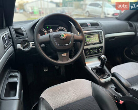 Шкода Октавия 2011 в Ровно на Automoto.ua Черный Шкода Октавия, объемом двигателя 1.97 л и пробегом 280 тыс. км за 9750 $, фото 48 на Automoto.ua
