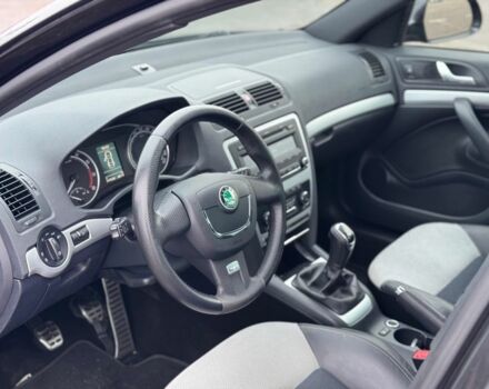 Черный Шкода Октавия, объемом двигателя 2 л и пробегом 217 тыс. км за 9500 $, фото 10 на Automoto.ua