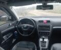 Черный Шкода Октавия, объемом двигателя 1.6 л и пробегом 300 тыс. км за 8500 $, фото 1 на Automoto.ua