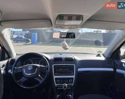 Черный Шкода Октавия, объемом двигателя 2 л и пробегом 232 тыс. км за 8999 $, фото 11 на Automoto.ua