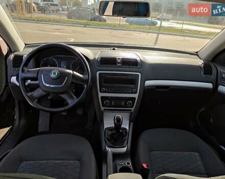 Шкода Октавия 2011 в Сумах на Automoto.ua Черный Шкода Октавия, объемом двигателя 1.8 л и пробегом 173 тыс. км за 8850 $, фото 9 на Automoto.ua