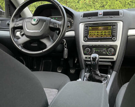 Чорний Шкода Октавія, об'ємом двигуна 1.6 л та пробігом 194 тис. км за 9399 $, фото 106 на Automoto.ua