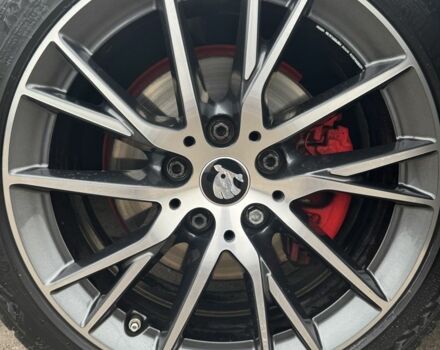 Черный Шкода Октавия, объемом двигателя 2 л и пробегом 305 тыс. км за 8800 $, фото 4 на Automoto.ua