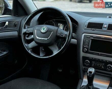 Шкода Октавия 2011 в Конотопе на Automoto.ua Черный Шкода Октавия, объемом двигателя 1.8 л и пробегом 197 тыс. км за 8600 $, фото 23 на Automoto.ua