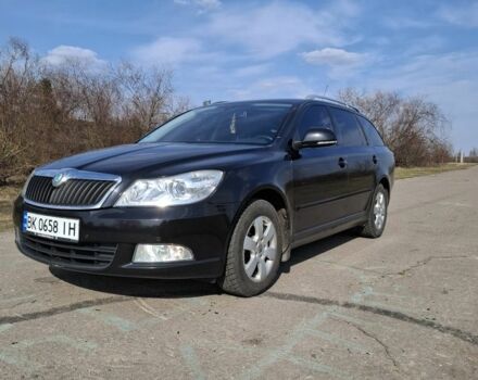 Черный Шкода Октавия, объемом двигателя 1.6 л и пробегом 251 тыс. км за 8000 $, фото 1 на Automoto.ua