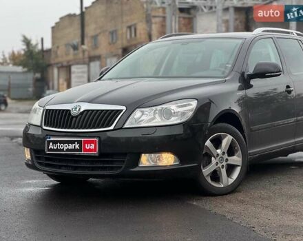 Черный Шкода Октавия, объемом двигателя 1.2 л и пробегом 213 тыс. км за 7790 $, фото 2 на Automoto.ua