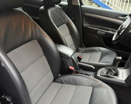 Черный Шкода Октавия, объемом двигателя 1.6 л и пробегом 260 тыс. км за 8700 $, фото 13 на Automoto.ua