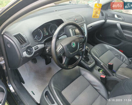 Шкода Октавия 2011 в Виннице на Automoto.ua Черный Шкода Октавия, объемом двигателя 1.6 л и пробегом 291 тыс. км за 8800 $, фото 4 на Automoto.ua