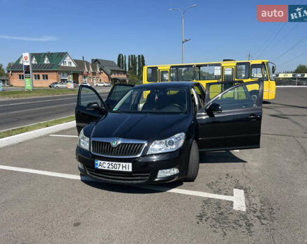 Черный Шкода Октавия, объемом двигателя 2 л и пробегом 267 тыс. км за 9500 $, фото 1 на Automoto.ua