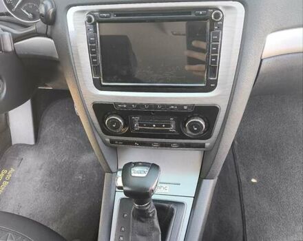 Черный Шкода Октавия, объемом двигателя 1.8 л и пробегом 215 тыс. км за 8700 $, фото 9 на Automoto.ua