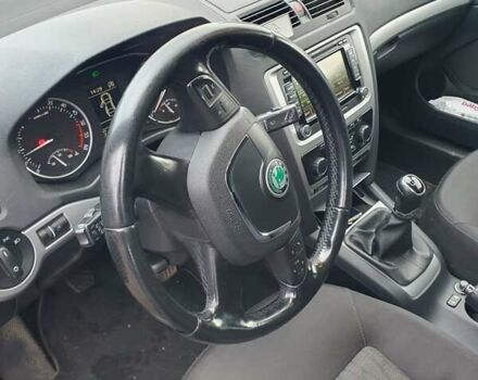 Черный Шкода Октавия, объемом двигателя 1.6 л и пробегом 220 тыс. км за 7950 $, фото 15 на Automoto.ua