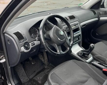 Чорний Шкода Октавія, об'ємом двигуна 1.4 л та пробігом 238 тис. км за 7500 $, фото 3 на Automoto.ua