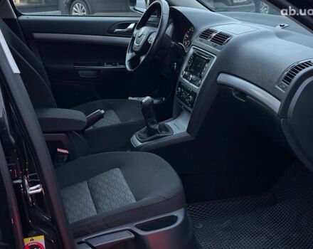 Черный Шкода Октавия, объемом двигателя 1.6 л и пробегом 237 тыс. км за 8190 $, фото 18 на Automoto.ua