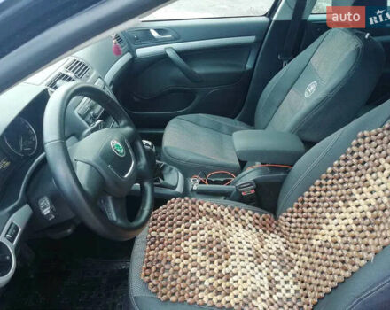 Черный Шкода Октавия, объемом двигателя 1.6 л и пробегом 180 тыс. км за 8000 $, фото 2 на Automoto.ua