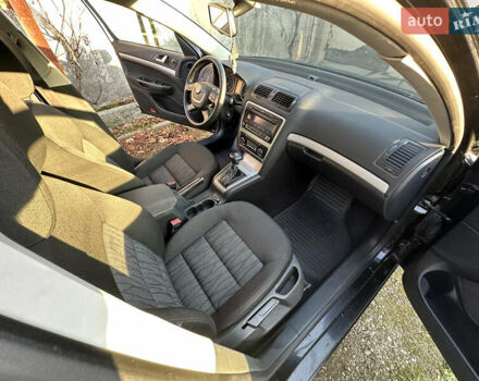 Черный Шкода Октавия, объемом двигателя 1.6 л и пробегом 200 тыс. км за 8800 $, фото 9 на Automoto.ua