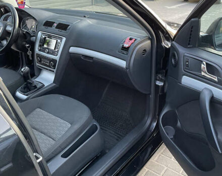 Черный Шкода Октавия, объемом двигателя 1.6 л и пробегом 278 тыс. км за 7950 $, фото 12 на Automoto.ua