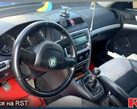Черный Шкода Октавия, объемом двигателя 1.2 л и пробегом 267 тыс. км за 5800 $, фото 4 на Automoto.ua