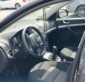 Черный Шкода Октавия, объемом двигателя 1.6 л и пробегом 276 тыс. км за 8100 $, фото 6 на Automoto.ua