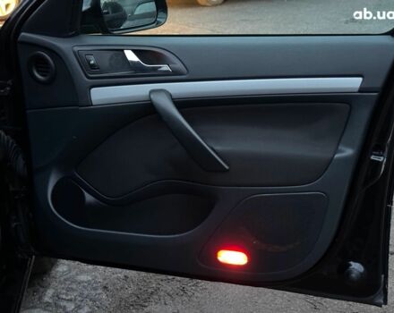 Черный Шкода Октавия, объемом двигателя 1.6 л и пробегом 237 тыс. км за 8190 $, фото 17 на Automoto.ua