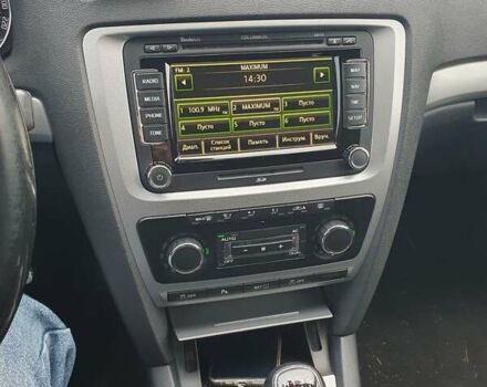 Черный Шкода Октавия, объемом двигателя 1.6 л и пробегом 220 тыс. км за 7950 $, фото 18 на Automoto.ua