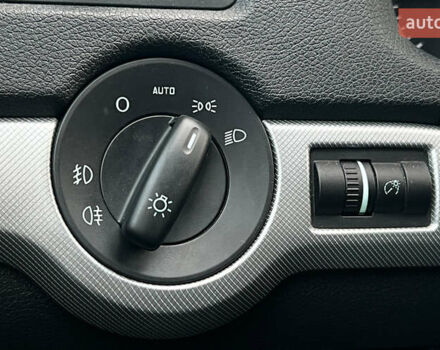 Черный Шкода Октавия, объемом двигателя 1.2 л и пробегом 239 тыс. км за 6999 $, фото 17 на Automoto.ua