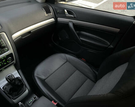 Чорний Шкода Октавія, об'ємом двигуна 2 л та пробігом 228 тис. км за 10799 $, фото 117 на Automoto.ua