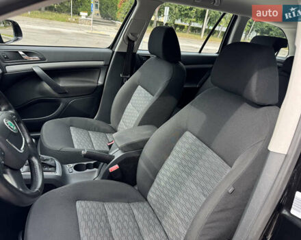 Черный Шкода Октавия, объемом двигателя 2 л и пробегом 229 тыс. км за 10200 $, фото 43 на Automoto.ua