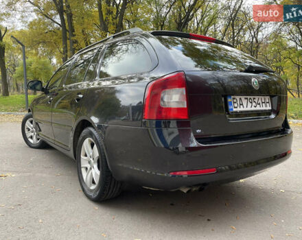 Черный Шкода Октавия, объемом двигателя 1.39 л и пробегом 212 тыс. км за 7777 $, фото 2 на Automoto.ua