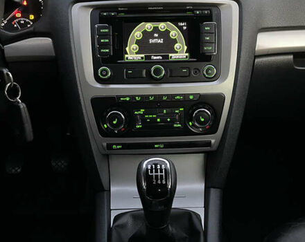 Чорний Шкода Октавія, об'ємом двигуна 2 л та пробігом 228 тис. км за 10799 $, фото 120 на Automoto.ua