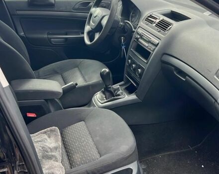 Черный Шкода Октавия, объемом двигателя 1.6 л и пробегом 220 тыс. км за 5500 $, фото 4 на Automoto.ua