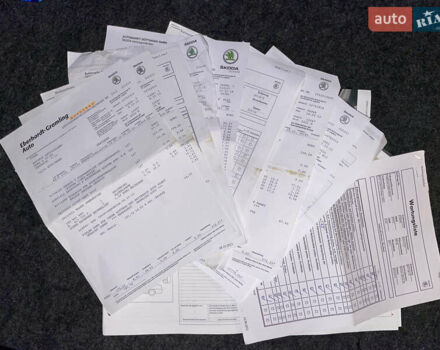 Чорний Шкода Октавія, об'ємом двигуна 2 л та пробігом 228 тис. км за 10799 $, фото 130 на Automoto.ua