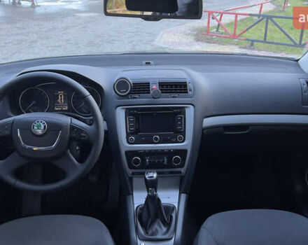 Черный Шкода Октавия, объемом двигателя 1.6 л и пробегом 290 тыс. км за 7900 $, фото 10 на Automoto.ua