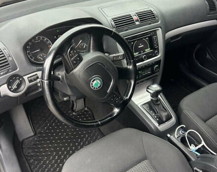 Чорний Шкода Октавія, об'ємом двигуна 2 л та пробігом 283 тис. км за 8600 $, фото 16 на Automoto.ua