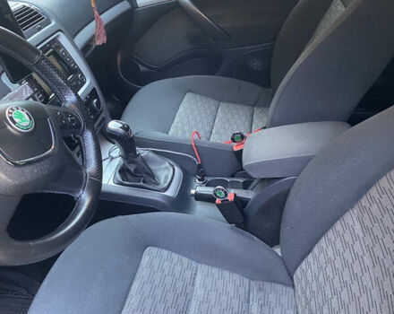 Черный Шкода Октавия, объемом двигателя 1.6 л и пробегом 269 тыс. км за 9200 $, фото 12 на Automoto.ua