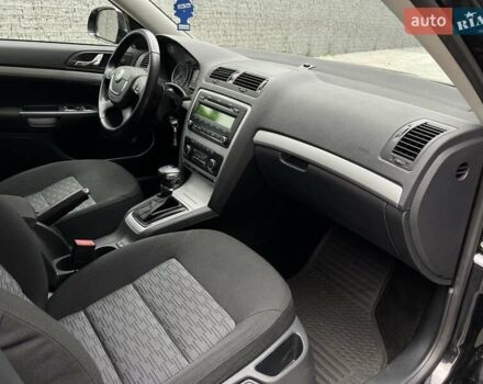 Черный Шкода Октавия, объемом двигателя 1.8 л и пробегом 195 тыс. км за 9750 $, фото 12 на Automoto.ua