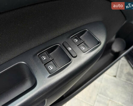 Шкода Октавия 2012 в Луцке на Automoto.ua Черный Шкода Октавия, объемом двигателя 1.6 л и пробегом 182 тыс. км за 9799 $, фото 6 на Automoto.ua