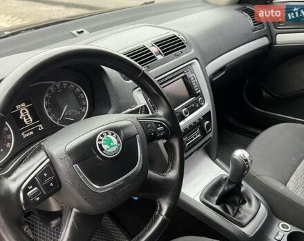 Черный Шкода Октавия, объемом двигателя 2 л и пробегом 234 тыс. км за 8899 $, фото 60 на Automoto.ua