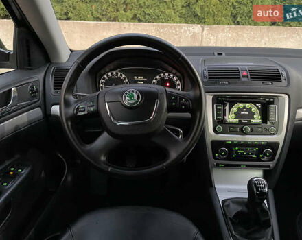 Чорний Шкода Октавія, об'ємом двигуна 2 л та пробігом 228 тис. км за 10799 $, фото 121 на Automoto.ua